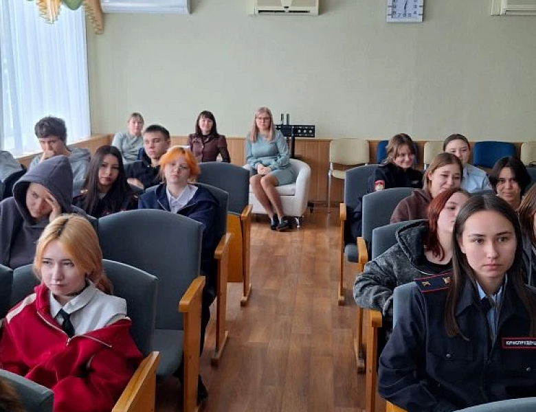 СКВОЗЬ ВРЕМЯ: ПОДВИГ СТАЛИНГРАДА В СЕРДЦАХ СТУДЕНТОВ СКФКУиС
