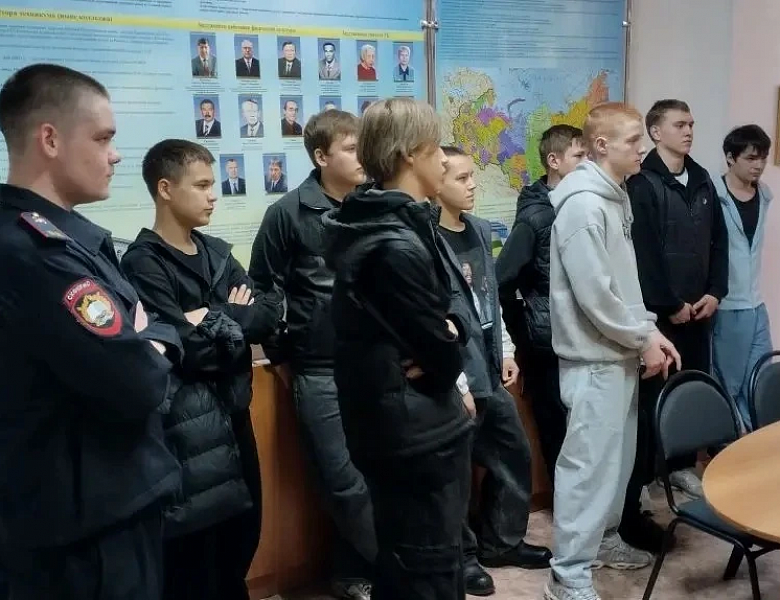 Память в сердце, честь в деле: студенты СКФКУиС готовятся к Параду Победы
