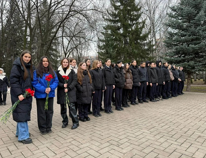  Герои живут в наших сердцах! Студенты СКФКУиС чтут память павших