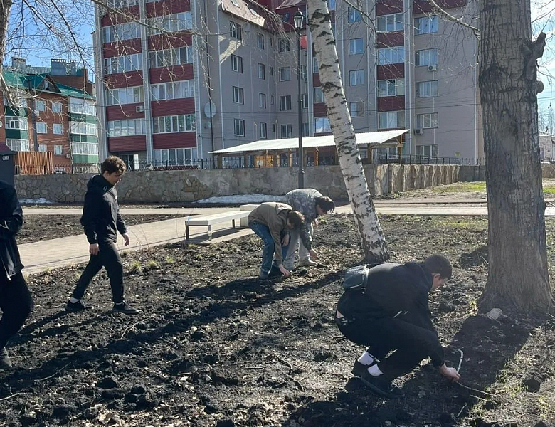 65 лет триумфа. Ко Дню космонавтики: чистота – дело рук молодых патриотов!