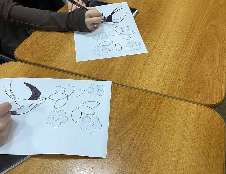 ВЕСТЬ О ПОБЕДЕ СКВОЗЬ ДЕСЯТИЛЕТИЯ: АКЦИЯ «БЛОКАДНАЯ ЛАСТОЧКА» В СКФКУиС