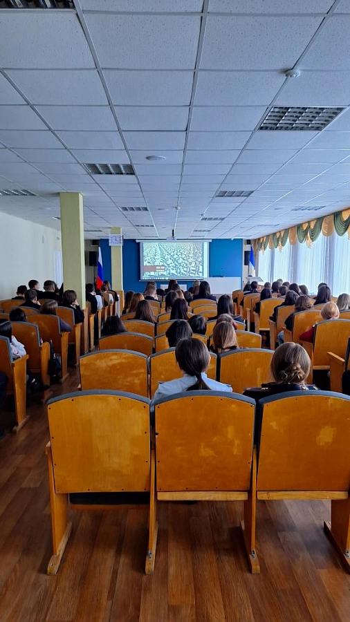 СКВОЗЬ ВРЕМЯ: ПОДВИГ СТАЛИНГРАДА В СЕРДЦАХ СТУДЕНТОВ СКФКУиС