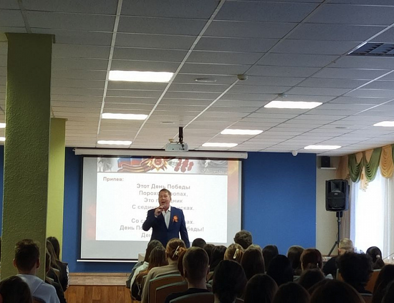 Связь поколений и память героев: студенты СКФКУиС на патриотической программе «Просветители»!