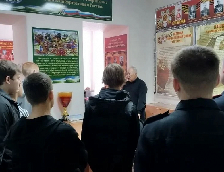 Память в сердце, честь в деле: студенты СКФКУиС готовятся к Параду Победы