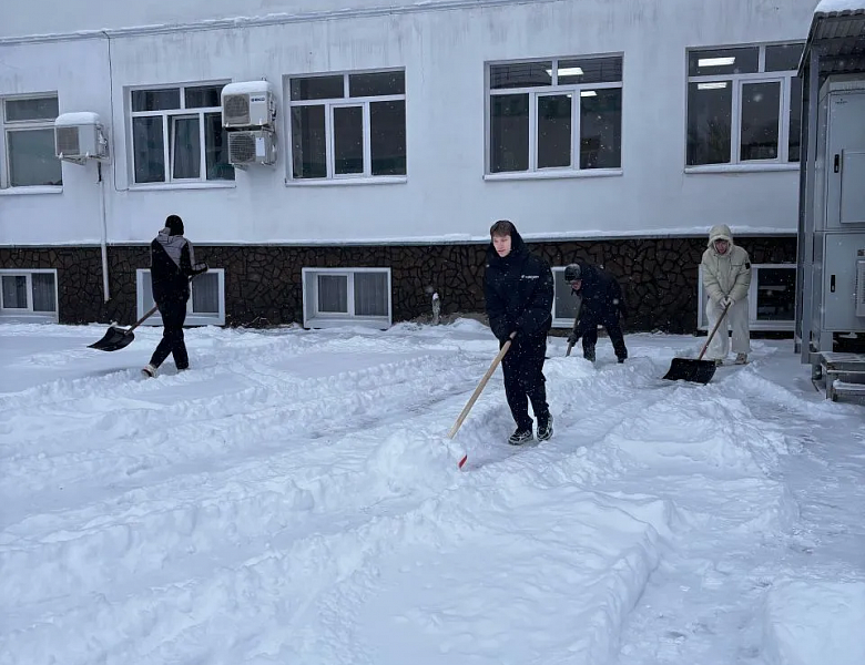 СНЕЖНЫЙ ДЕСАНТ СКФКУиС: ТРУД, КОТОРЫЙ ОБЪЕДИНЯЕТ СЕРДЦА!