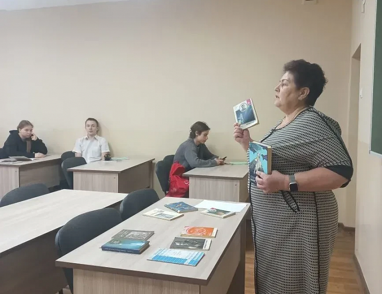 КОСМОС В СОВЕТСКОЙ ПОЭЗИИ: СЛОВА, ВДОХНОВЛЯВШИЕ НА ПОКОРЕНИЕ ЗВЁЗД