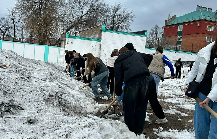 Весна в Стерлитамаке: Студенты СКФКУиС в авангарде чистоты и порядка!