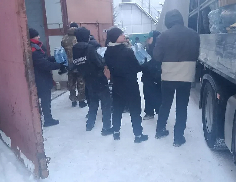 ЕДИНСТВО РАДИ ПОБЕДЫ: СТУДЕНТЫ СКФКУиС НА ПОГРУЗКЕ 17-ГО ГУМАНИТАРНОГО КОНВОЯ!
