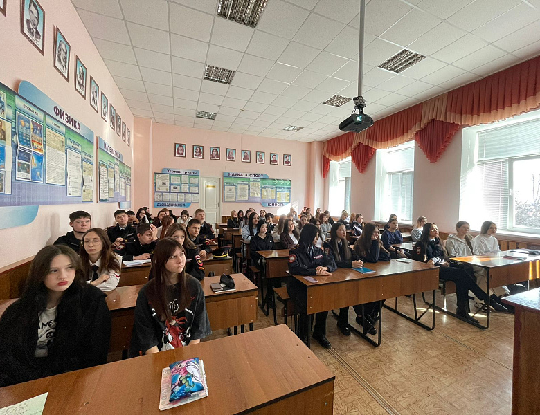«Библиотека – это целый мир!» В СКФКУиС почтили память Ивана Бунина в Международный день школьных библиотек 