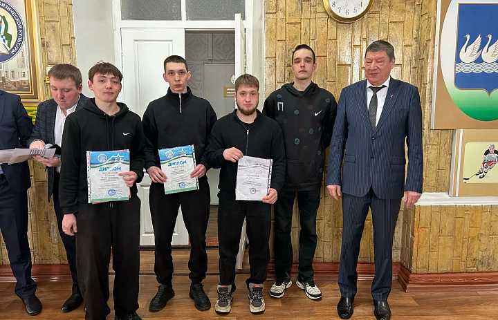 ГОРДОСТЬ ЗА НАШИХ ГЕРОЕВ: «МУЖСКОЙ РАЗГОВОР» В СКФКУИС!