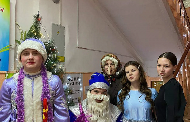 ВОЛШЕБСТВО В РОДНЫХ СТЕНАХ! НОВОГОДНЯЯ СКАЗКА В ОБЩЕЖИТИИ СКФКУиС!