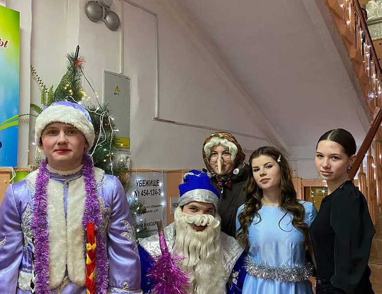 ВОЛШЕБСТВО В РОДНЫХ СТЕНАХ! НОВОГОДНЯЯ СКАЗКА В ОБЩЕЖИТИИ СКФКУиС!