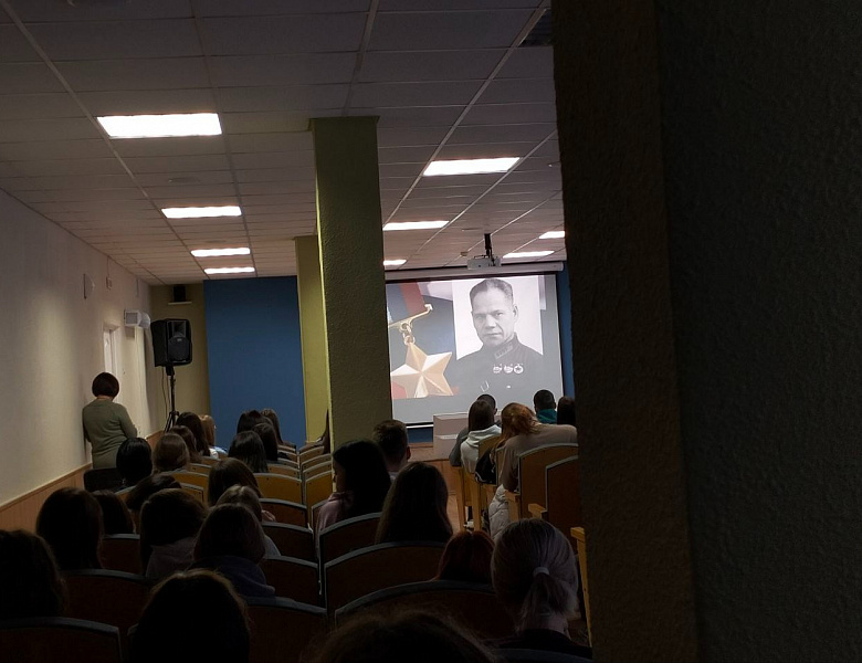 Связь поколений и память героев: студенты СКФКУиС на патриотической программе «Просветители»!