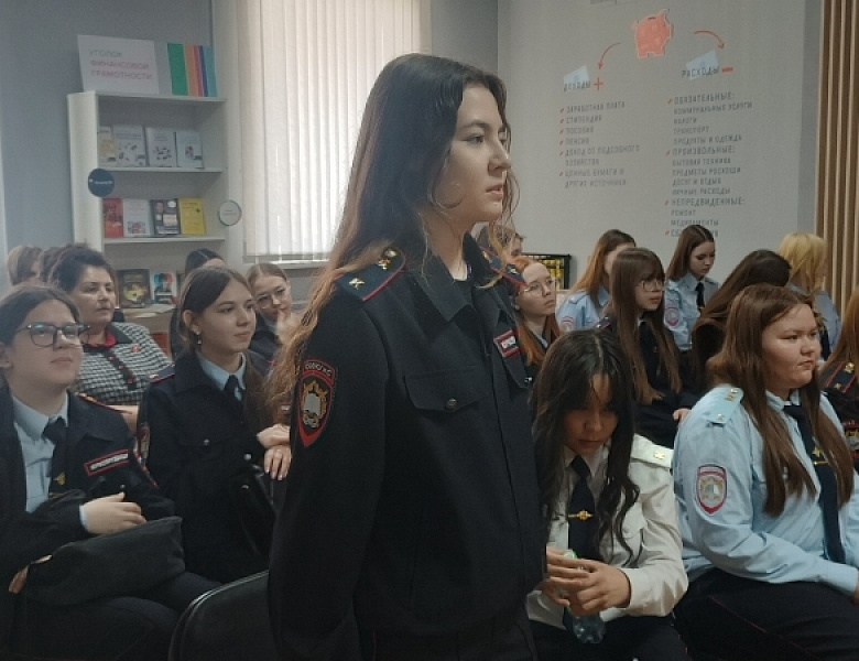 ВСТРЕЧА С МУЗОЙ СЛОВА: ГУЗАЛИЯ АРИТКУЛОВА В ЦЕНТРАЛЬНОЙ ГОРОДСКОЙ БИБЛИОТЕКЕ