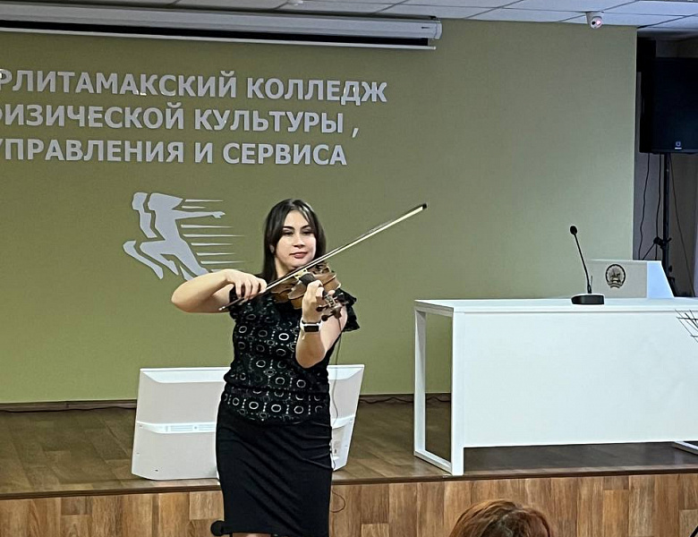 Концерт ко Дню Матери – незабываемый подарок для первокурсников!