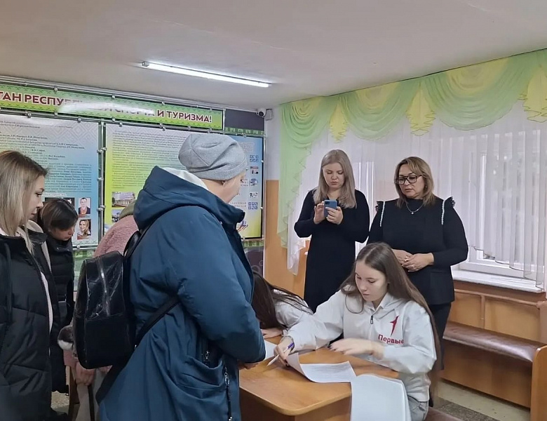 Семья СКФКУиС: Вместе строим будущее, воспитываем лидеров и творим незабываемые моменты!