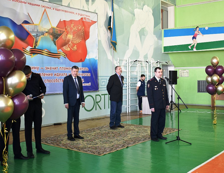 В КОЛЛЕДЖЕ ПРОЗВЕНЕЛ ПОСЛЕДНИЙ ЗВОНОК
