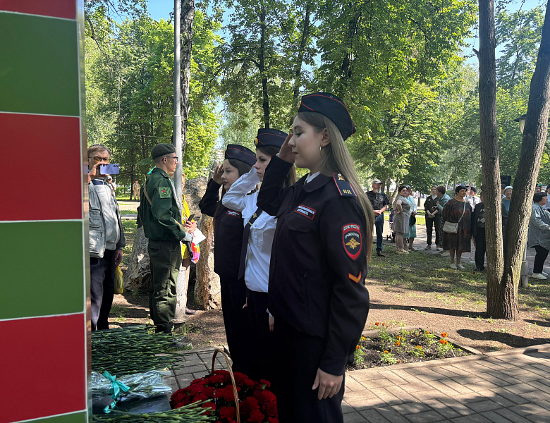 ПОЧТИВ ПАМЯТЬ, ВДОХНОВЛЯЕМ БУДУЩЕЕ: ДЕНЬ ПОГРАНИЧНИКА! 