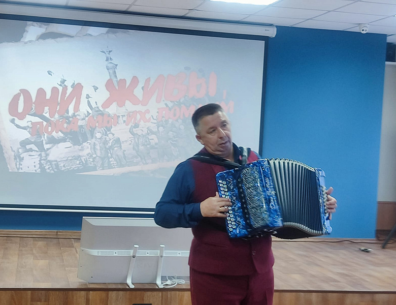 Связь поколений и память героев: студенты СКФКУиС на патриотической программе «Просветители»!