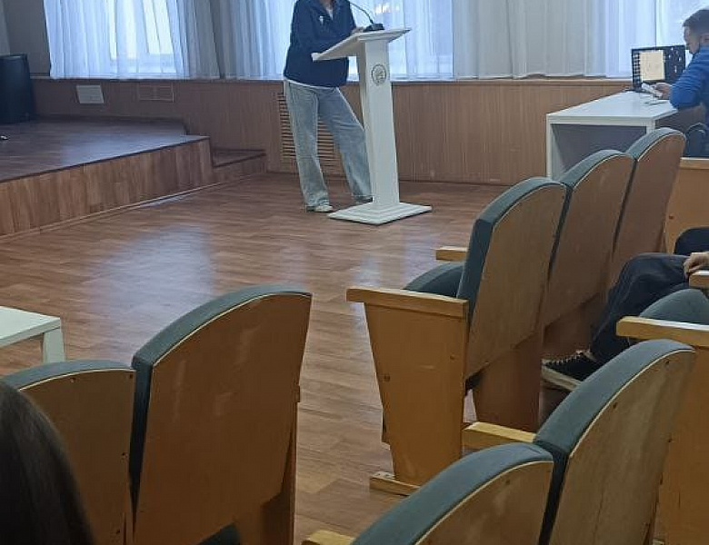 Патриотическое единство: студенты СКФКУиС и «Волонтёры колледжа» воплощают лозунг «Помним прошлое, строим будущее»                       