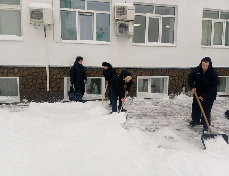 ЕДИНСТВО В ТРУДЕ: СКФКУиС НА «СНЕЖНОМ СУББОТНИКЕ»