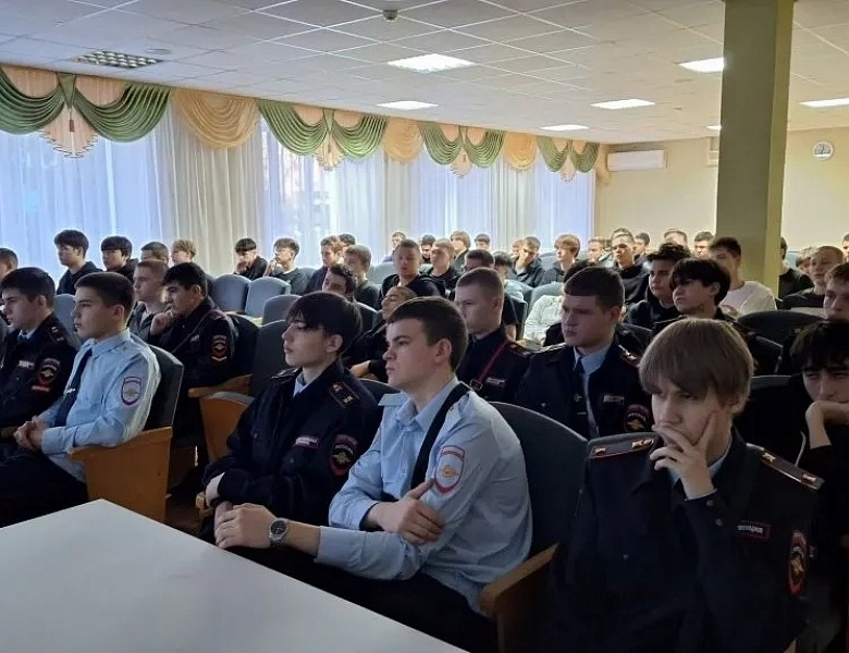 Будущее Отечества: Патриотическая встреча в СКФКУиС