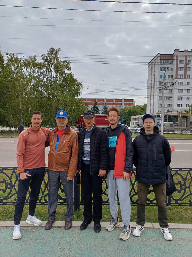 Сила духа и скорость победы: студенты СКФКУиС покоряют «РосХимзабег» в честь 85-летия СПО!