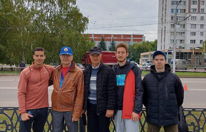Сила духа и скорость победы: студенты СКФКУиС покоряют «РосХимзабег» в честь 85-летия СПО!