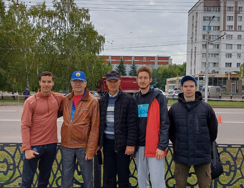 Сила духа и скорость победы: студенты СКФКУиС покоряют «РосХимзабег» в честь 85-летия СПО!