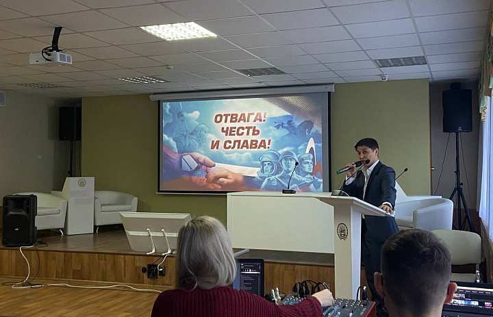 «ОТВАГА! ЧЕСТЬ! СЛАВА!» ДЕНЬ НЕИЗВЕСТНОГО СОЛДАТА В СТЕРЛИТАМАКСКОМ КОЛЛЕДЖЕ