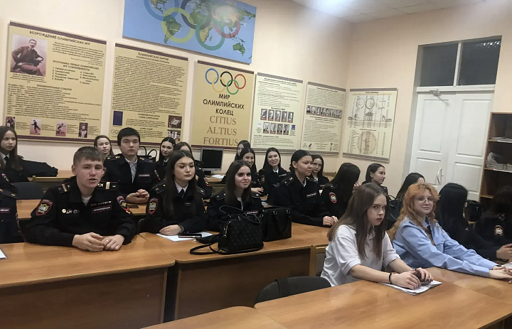 Наука – фундамент величия России: традиции и будущее в стенах СКФКУиС