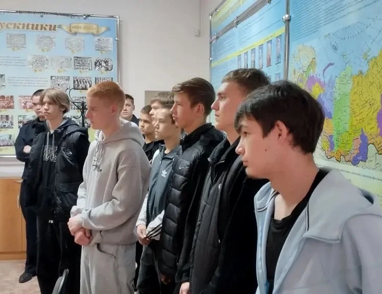 Память в сердце, честь в деле: студенты СКФКУиС готовятся к Параду Победы