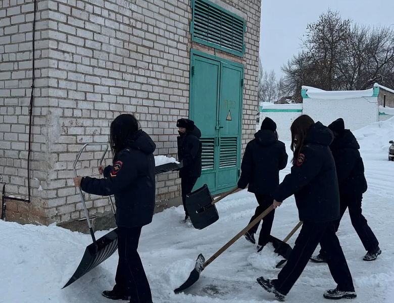 СНЕЖНЫЙ ДЕСАНТ: ТРУД, ЧЕСТЬ И ПРЕЕМСТВЕННОСТЬ ПОКОЛЕНИЙ