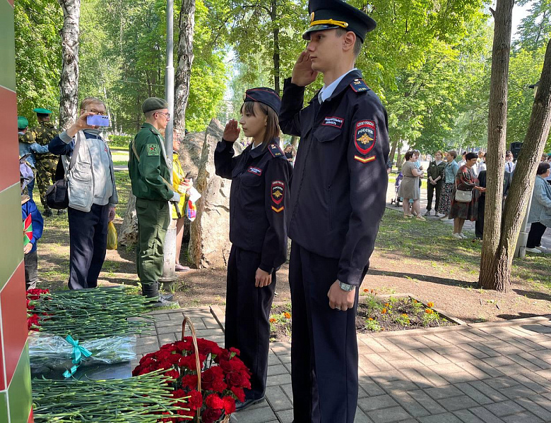 ПОЧТИВ ПАМЯТЬ, ВДОХНОВЛЯЕМ БУДУЩЕЕ: ДЕНЬ ПОГРАНИЧНИКА! 