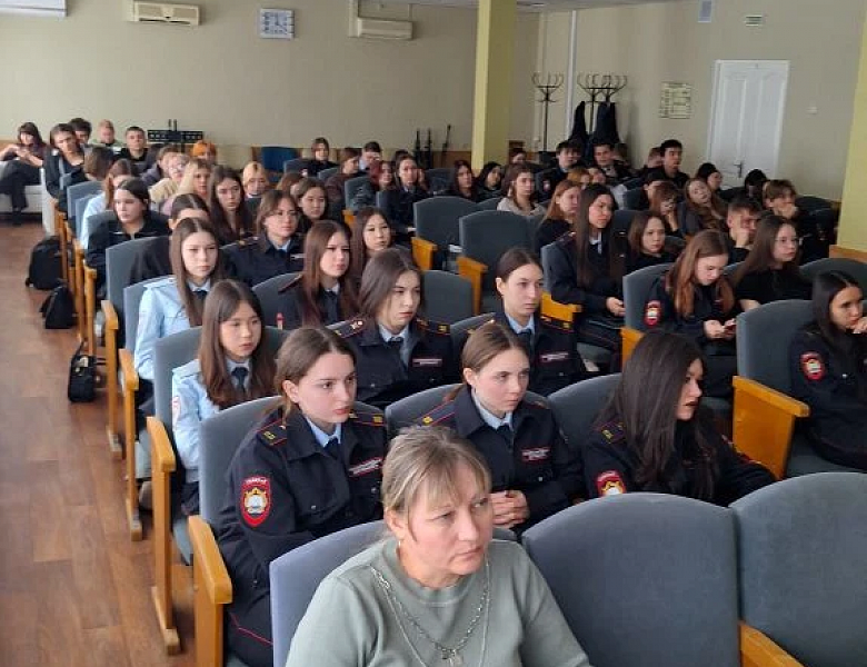 СКВОЗЬ ВРЕМЯ: ПОДВИГ СТАЛИНГРАДА В СЕРДЦАХ СТУДЕНТОВ СКФКУиС