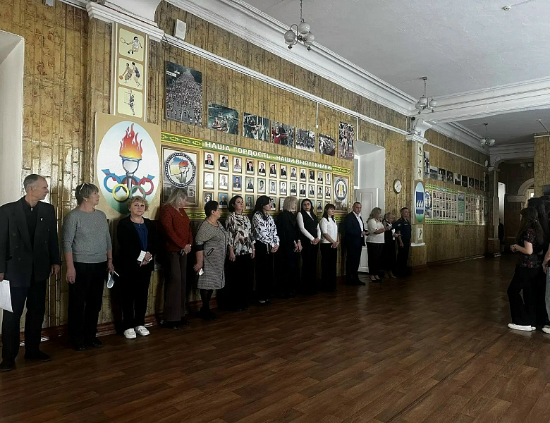 Торжественная линейка в СКФКУиС: единство традиций, труда и молодёжной энергии!