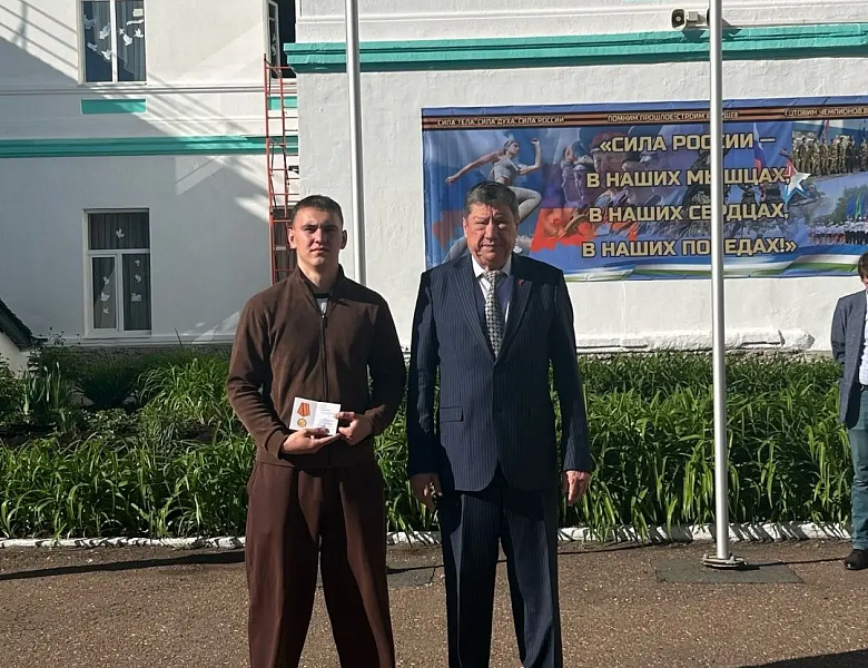 Наследники Победы: торжественная линейка в СКФКУиС