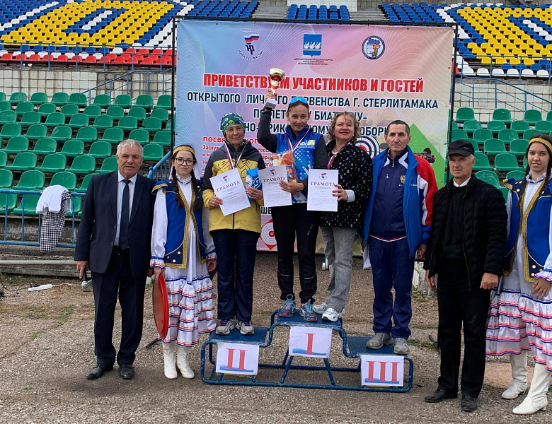 ДЕНЬ УЧИТЕЛЯ: СПОРТ, ПАМЯТЬ И ПРЕЕМСТВЕННОСТЬ! 