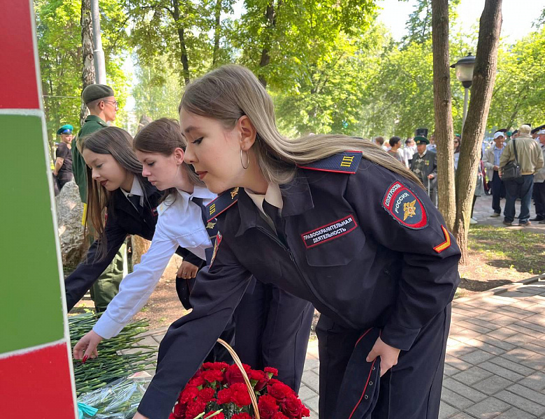 ПОЧТИВ ПАМЯТЬ, ВДОХНОВЛЯЕМ БУДУЩЕЕ: ДЕНЬ ПОГРАНИЧНИКА! 