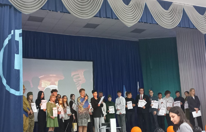Память поколений жива! Студенты СКФКУиС в конкурсе чтецов, посвященном 80-летию Великой Победы и Году поддержки участников СВО