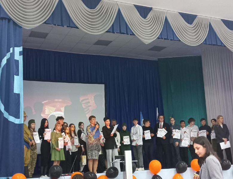 Память поколений жива! Студенты СКФКУиС в конкурсе чтецов, посвященном 80-летию Великой Победы и Году поддержки участников СВО