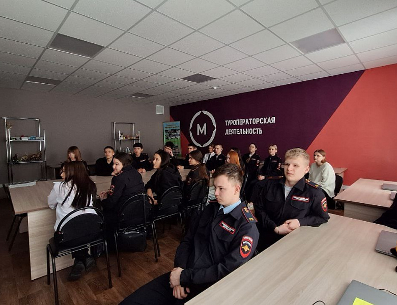 «ГЛАЗАМИ ГОРОДА-ГЕРОЯ»: ИММЕРСИВНЫЙ ТЕАТР О СТАЛИНГРАДЕ В СКФКУИС! 