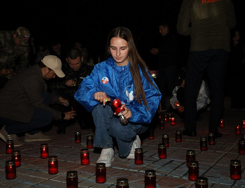 СЕРДЦА ПОМНЯТ. СВЕЧИ ГОРЯТ. СКФКУИС ПОЧТИЛИ ПАМЯТЬ ГЕРОЕВ.
