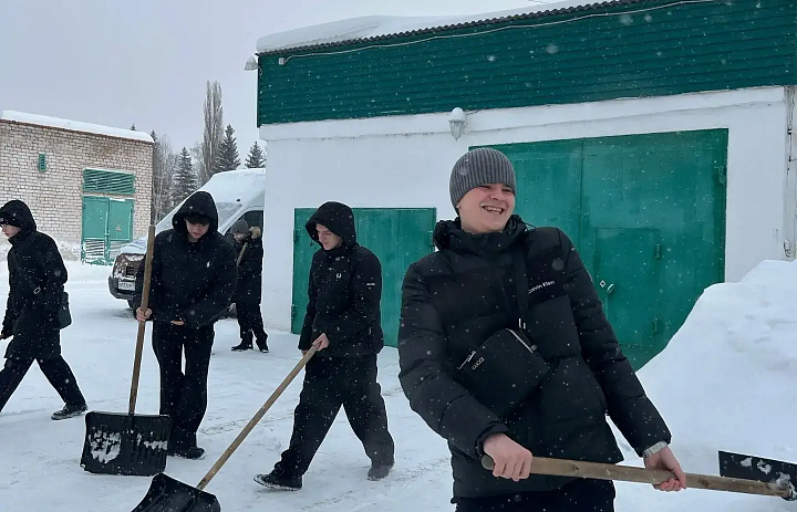 СНЕЖНЫЙ ДЕСАНТ СКФКУиС: ТРУД, КОТОРЫЙ ОБЪЕДИНЯЕТ СЕРДЦА!