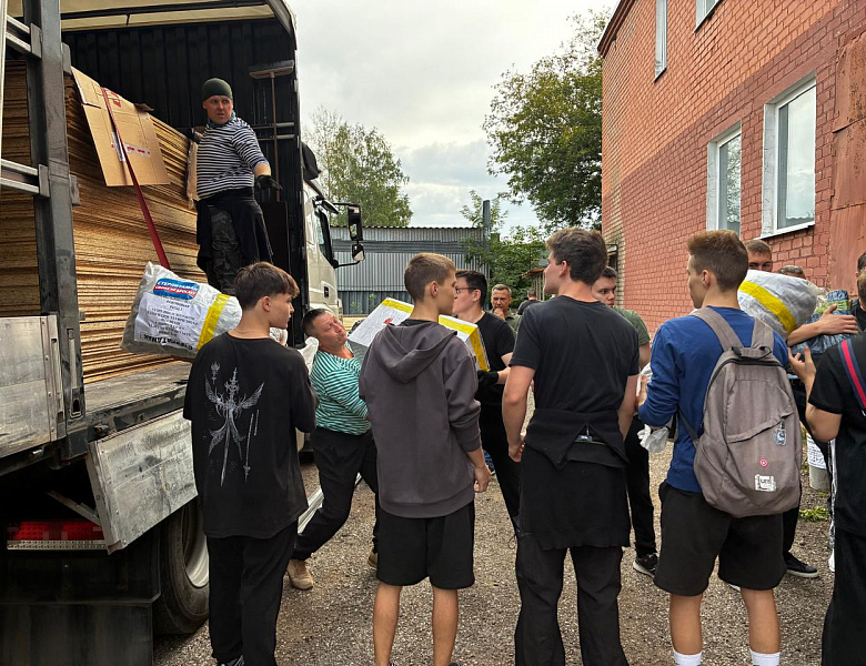 СКФКУиС: Студенты-герои – в погрузке гуманитарной помощи для бойцов СВО!