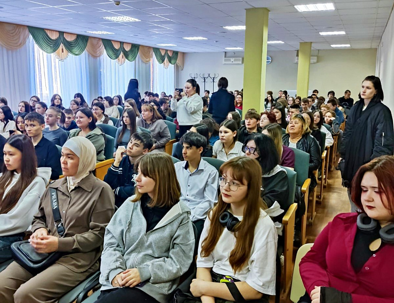 Распахнули двери в будущее! День открытых дверей в СКФКУиС! 