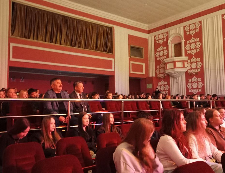 Посвящение во дворце: Начало большого пути для студентов СКФКУиС! 