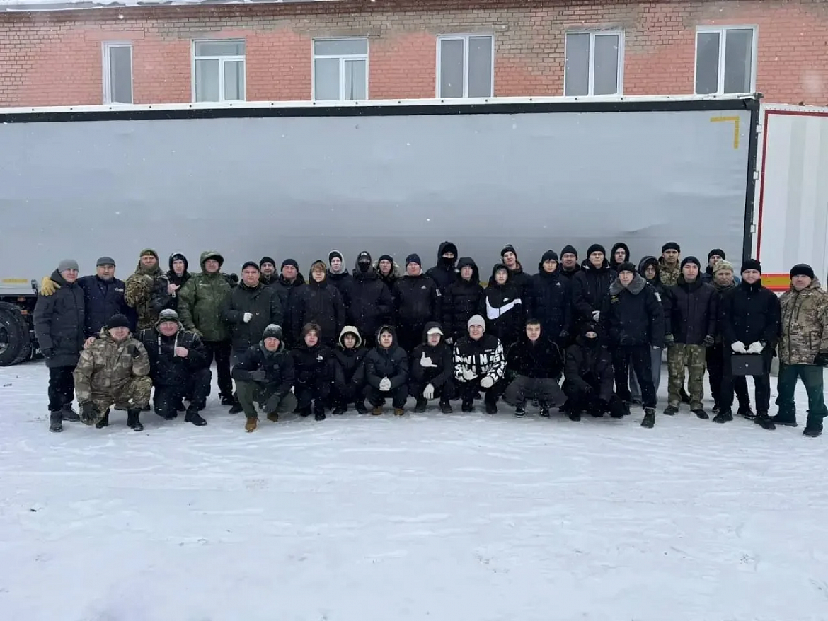 ЕДИНСТВО РАДИ ПОБЕДЫ: СТУДЕНТЫ СКФКУиС НА ПОГРУЗКЕ 17-ГО ГУМАНИТАРНОГО КОНВОЯ!