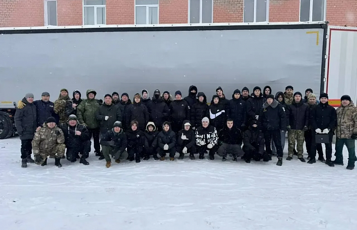ЕДИНСТВО РАДИ ПОБЕДЫ: СТУДЕНТЫ СКФКУиС НА ПОГРУЗКЕ 17-ГО ГУМАНИТАРНОГО КОНВОЯ!