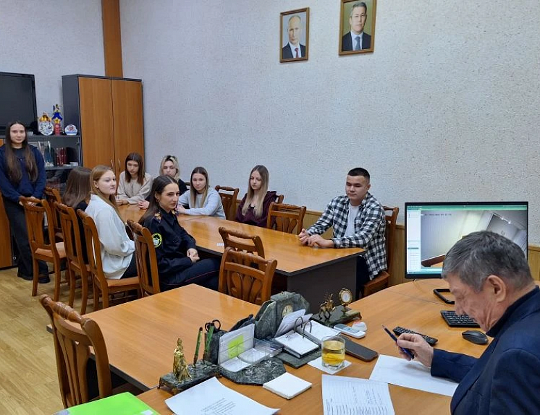 СЛЫШАТЬ СЕРДЦЕ КОЛЛЕДЖА: БОЛЬШОЙ ДИАЛОГ О ГЛАВНОМ В СТЕНАХ СКФКУиС